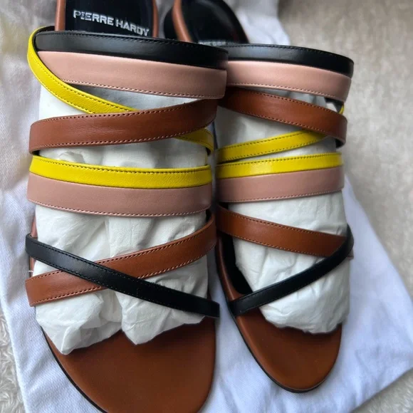 Pierre Hardy slides - Picture 6 of 6